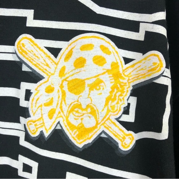MLB Pittsburgh Pirates Baseball Logo T-Shirt - Picture 3 of 3